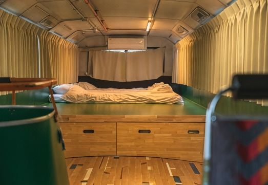 LondonBusHotel & WOODDY - Housity