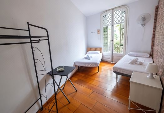 디아고날 하우스 외관 이미지