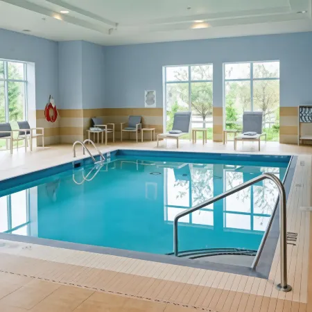 Hampton Inn by Hilton Ottawa Airport Отели рядом с достопримечательностью «Карлтонский университет»