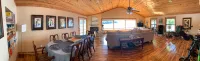 Lake house with million dollar view & hot tub 토드 석 바지 닥 주변 호텔