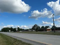 Hillcrest Motel by OYO Aurora in Near Lawrenceburg