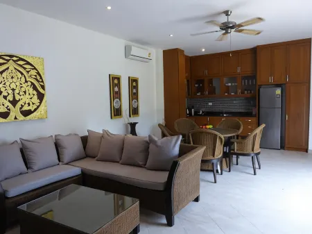 Tropicana Beach Villa at VIP Resort Отели рядом с достопримечательностью «Mae Ram Phueng Beach»