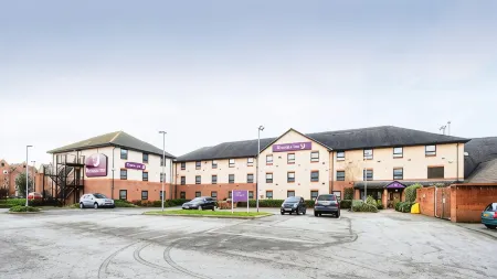 Premier Inn Chesterfield North Отели в г. Дронфилд