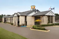 Super 8 by Wyndham Ruston Hotels in Ruston