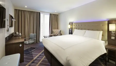Premier Inn Wuppertal City Centre Отели рядом с достопримечательностью «Тоеллетурм»