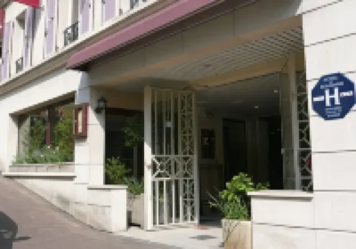 Paris Saint Cloud Hôtel Hotels near Saint-Cloud National Estate