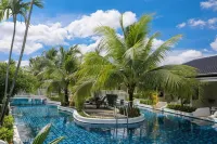 Tuana Hotels Brook Pool Access