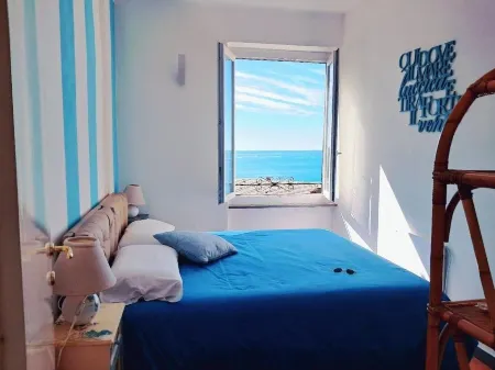 Charming sea view apartment for families Отели рядом с достопримечательностью «Риомаджоре»