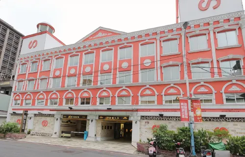 Surreal Motel Xinzhuang - Motels