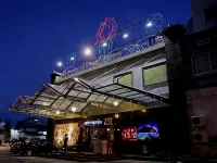Grand Elite Hotel Pekanbaru Hotels near Siak Bridge