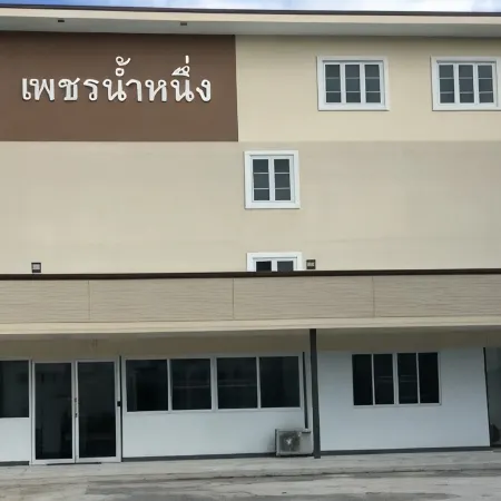 Phetnamnueng Apartment