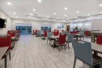 La Quinta Inn & Suites by Wyndham Jackson/Cape Girardeau - parking