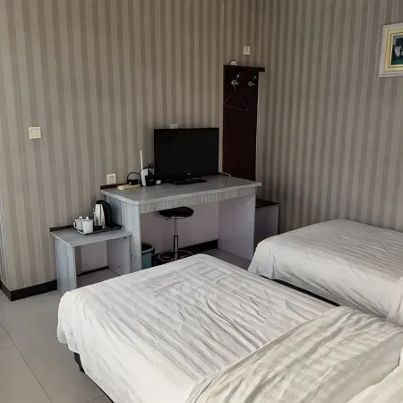 Shangdu Home Express Hotel (Luwang Residential Area)