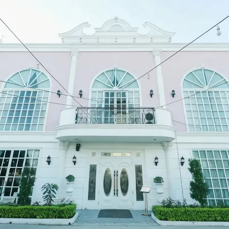Westgate Residence Hotel Отели рядом с достопримечательностью «Торговый центр Central Plaza WestGate»