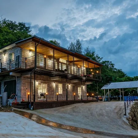 Gurye Papas Villa Pension