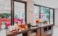 Hotel Gino Feruci Cianjur - Frühstück
