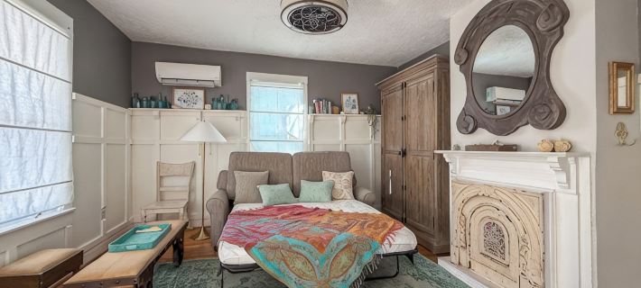 Lil' Ms. Clementine 2-Bedroom Home in Historic District with Golfcart Option ノーサンプトンのホテル