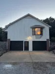The Hidden Maple - 10 minutes to MSU - Pet & Kid Friendly - Secluded with Pond!