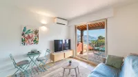 Tiny house, jardin privé, piscine, tennis, parking