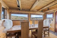 Stunning cabin on 4 acres of land near Breck, mountain views and on-site creek - Wifi