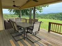 Summit House - 360° Ozark Views on 17 Private Acres Near Buffalo River