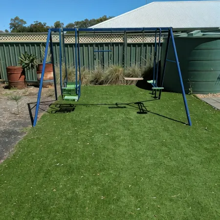 On the Park-Modern 4 Bedroom 3 living Area Home 100m to Parks a& Shopping Centre