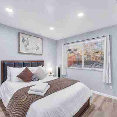 Charming 4-bedroom house in lovely Sparks Rooms