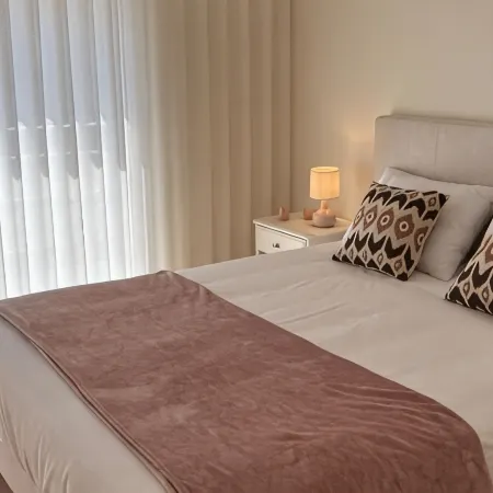 Holiday home with pool 15 minutes walk from the beach and 5 minutes from Aroeira golf course Hoteles en Corroios