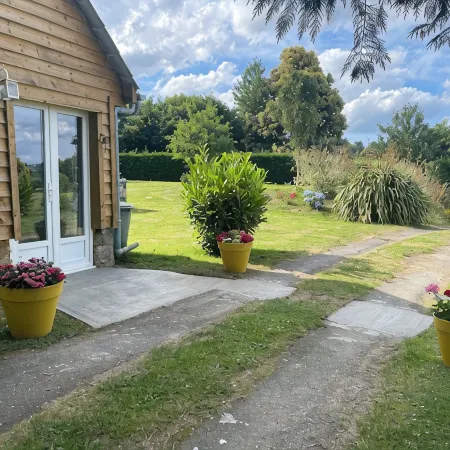 Charming 1-bedroom gite in delightful countryside hamlet with views