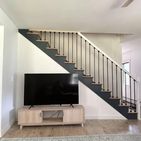 3-bedroom house in pleasant Ellsworth with AC, WiFi. Enjoy a cozy stay