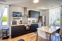 2BR 500sq Comic Spirit comfy feel like home