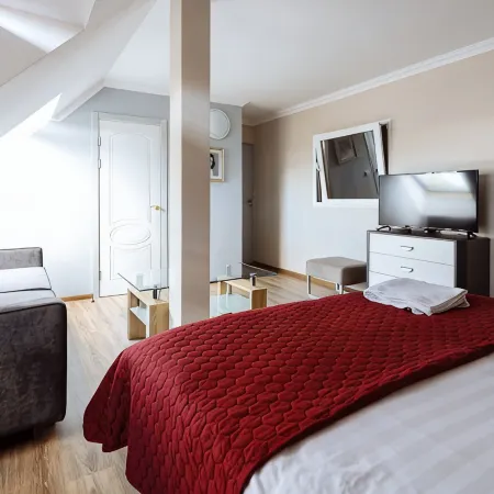 Maksim Guest House