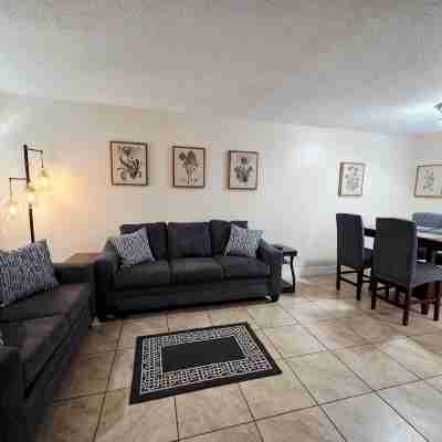 Toria Suites Condo 924 Rooms