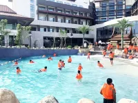 Qihe Peacock King Hot Spring Hotel - Luxury