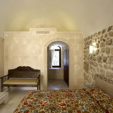 Kasr-I Nehroz Hotel