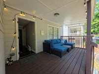 Cozy Retreat Near Airport & Downtown
