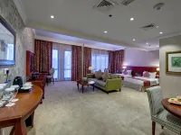 Donatello Hotel Отели рядом с достопримечательностью «Шоссе шейха Зайда»