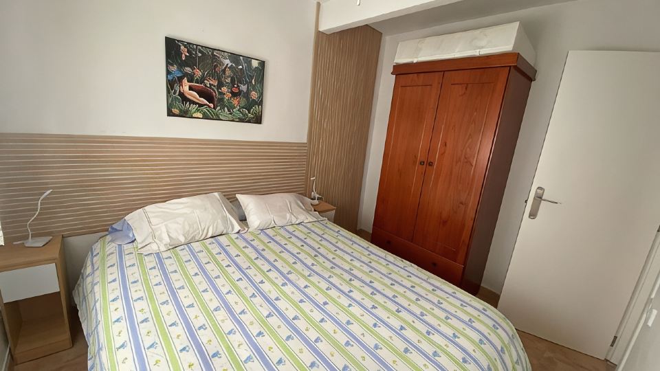 Country house with forest and swimming pool, near the beach (pet friendly