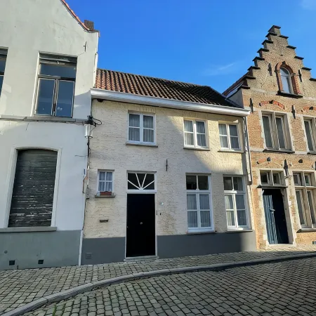HAMILTONHOUSE, away from home but at home in the Bruges 'Unesco' center.