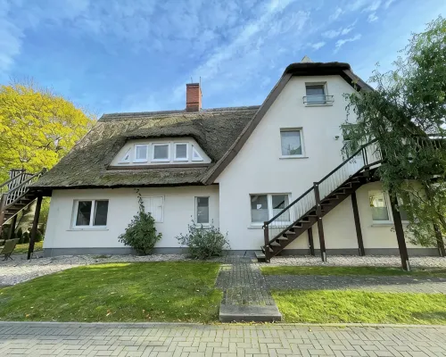 Boddensuite - 90sqm on one level with terrace and private parking space Hoteles en Wieck auf dem Darß