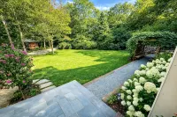 Modern 4BR Escape • w/ Jeep Wrangler • Near Town • Patio, Fire Pit & Hot Tub
