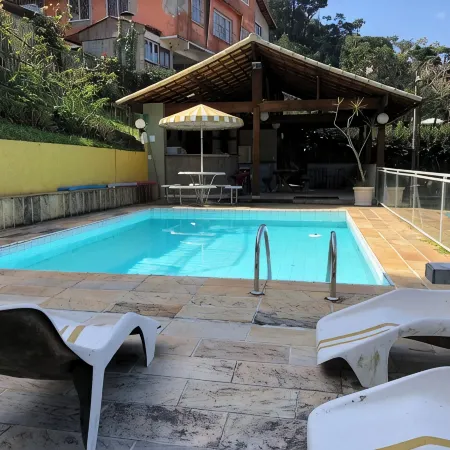 COZY HOUSE WITH POOL AND COMPLETE LEISURE. Отели в г. Терезополис