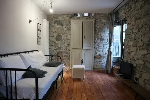 Piazzetta /Stunning Lake View - Welcome Cocktail - Homestays
