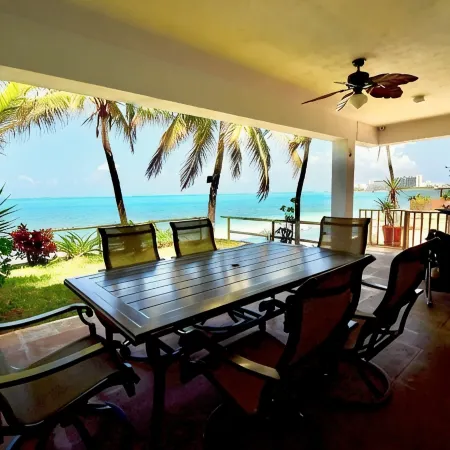 Villa Frente AL MAR muy Cerca de Todo