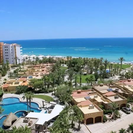 2-Story Premium PENTHOUSE Sandy Beach-Front Condo