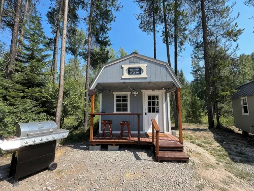 Casita 1, Tiny Home in Wood Area, 1 Mile From Glacier Entrance- 2 Guests