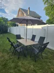 Walk to 3 beaches, downtown docks/waterfront. Dog friendly.  Includes Beach Pass