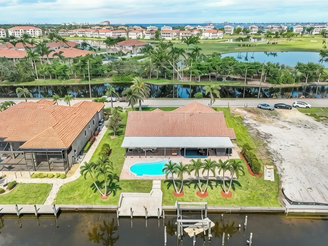 Oceanfront Retreat In Fort Myers - 3 Bedrooms, Private Pool - Florida
