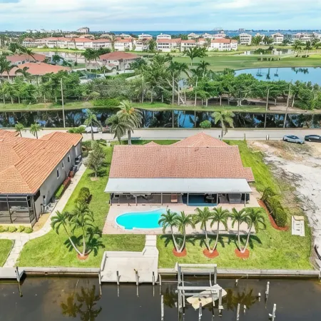 Oceanfront Retreat in Fort Myers - 3 Bedrooms, Private Pool