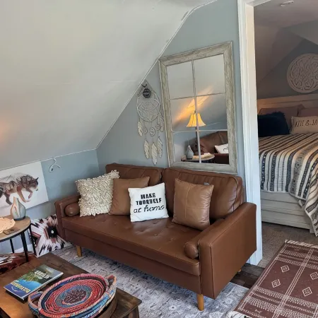 The She Shed a Cozy Country Setting to relax! 15 min to Dover, DE